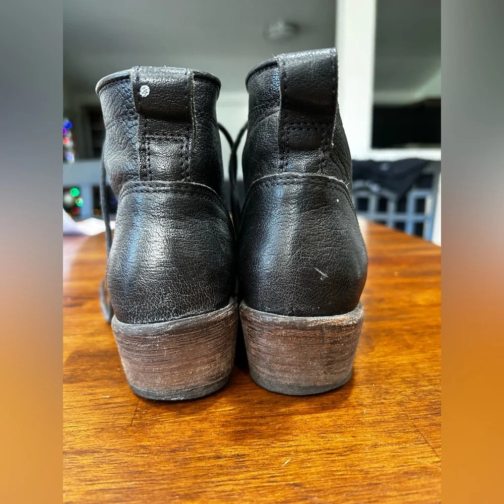 Frye Carson Lace Up Boots - Picture 3 of 7